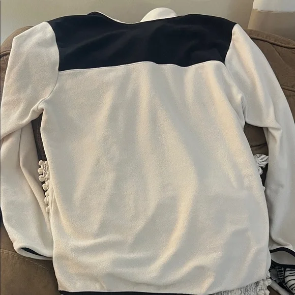 The North Face Black and Cream Fleece Sweater - Picture 6 of 6